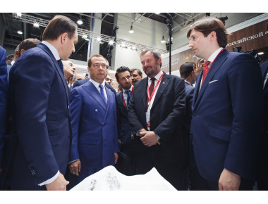 Дмитрий Медведев ознакомился с проектами развития СКФО в рамках Российского инвестиционного форума