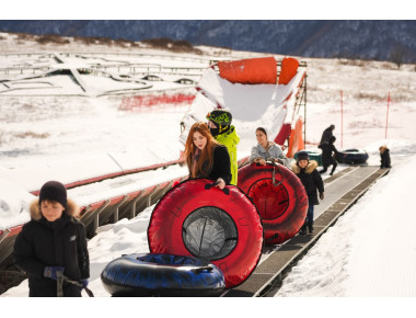 Курорты Северного Кавказа активно готовятся к зимнему сезону, предлагая гостям самые разнообразные виды отдыха